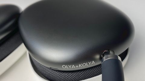 Лазерне гравіювання Apple AirPods Max у Львові Лазерне гравіювання Apple AirPods Max у Львові